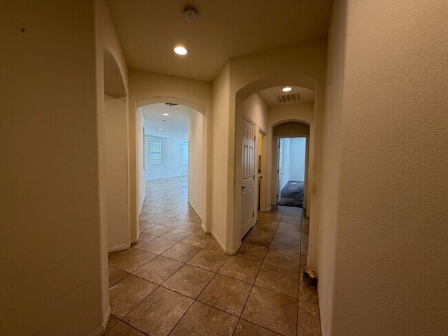 Foto del edificio - 5624 Swan Bridge St