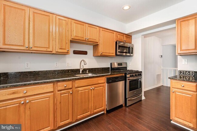 Foto del edificio - 2168 Mayflower Dr