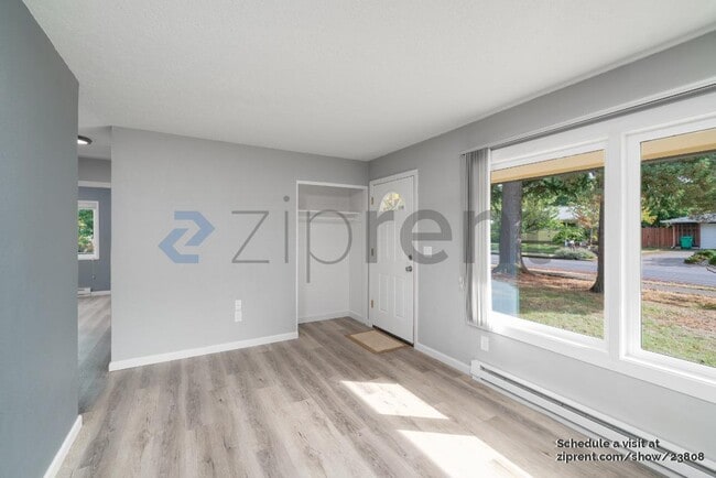 Building Photo - 12917 NE Holladay St