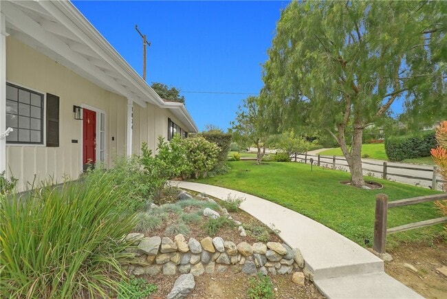 Building Photo - 1834 Midwick Dr