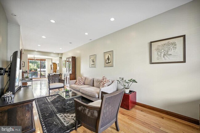 Foto del edificio - 3617 13th St NW
