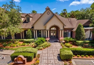 Building Photo - 7800 Point Meadows Dr