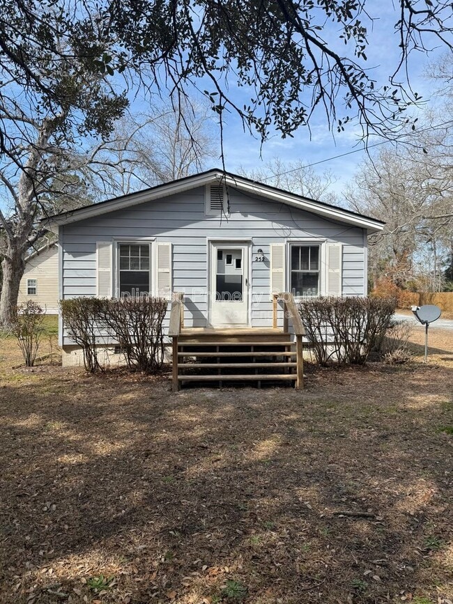 Building Photo - 252 Peiffer Ave