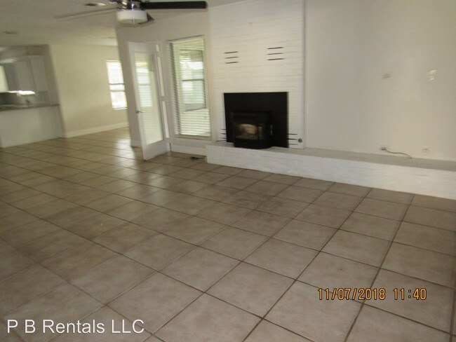Building Photo - 3 br, 2 bath House - 913 NW Becontree Place