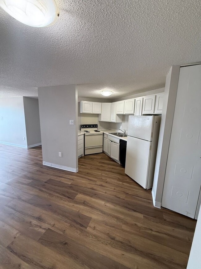 Interior Photo - Grove 94