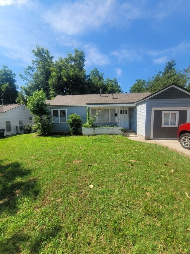 Building Photo - Cute 4 bedroom House