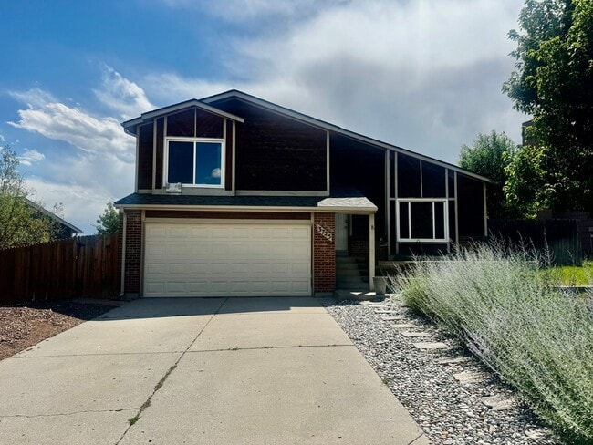 Building Photo - 3725 Sedgewood Way