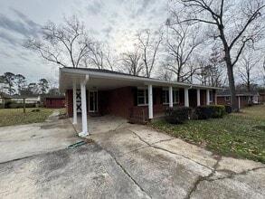 Building Photo - 3009 Garden Lakes NW Blvd