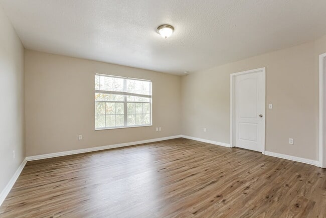 Building Photo - 6800 Habitat Dr