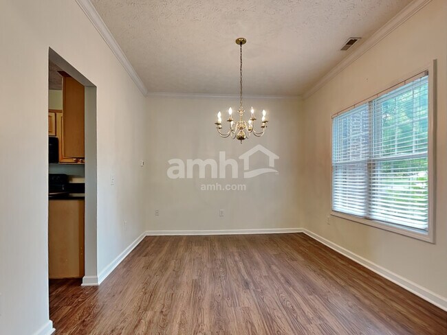 Building Photo - 551 Montgomery Drive