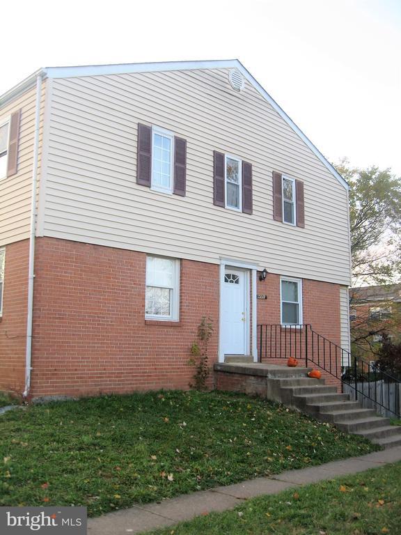 Primary Photo - 7839 W Point Ct
