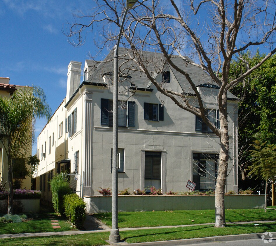 Foto principal - 445-449 S Rexford Dr