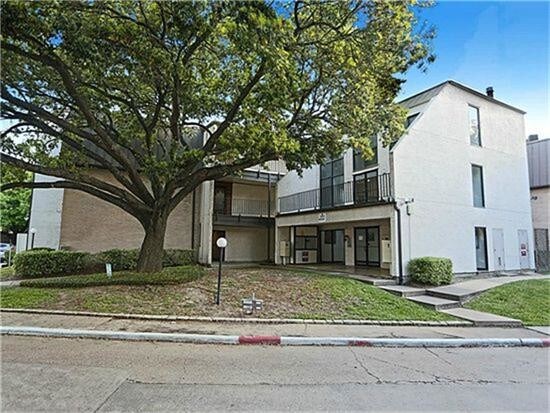 Foto del edificio - 3015 Walnut Bend Ln