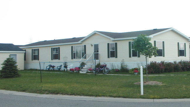 Building Photo - Creek Wood