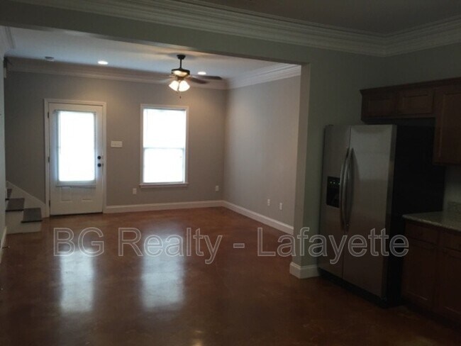 Building Photo - 113 Flurry Ln