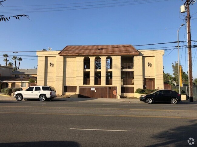 Building Photo - 12617 OXNARD