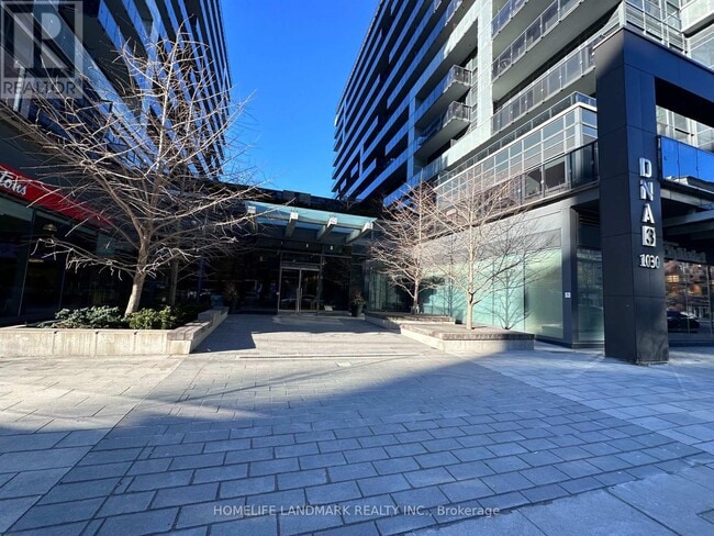 Building Photo - 1030 King St W