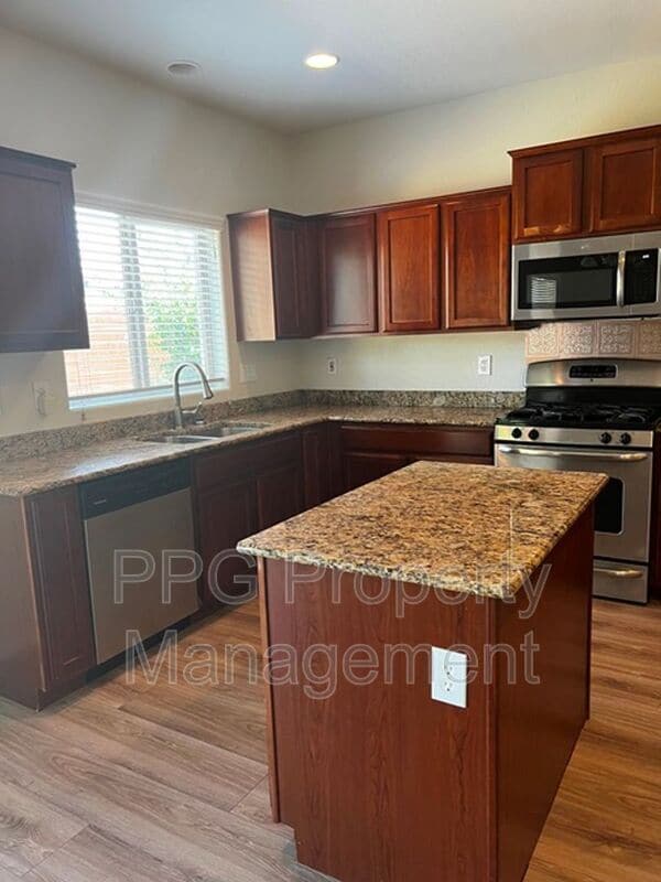 Building Photo - 19495 N 260th Ln
