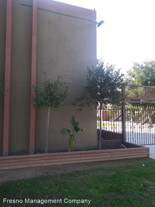 Building Photo - 1331-1349 E San Bruno Ave