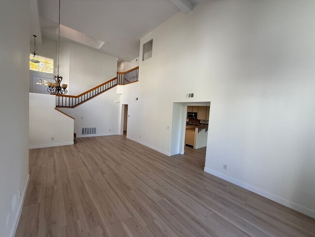 Building Photo - 3-Bedroom Home with Dual Fireplaces, Dual Balconies, and Community Pool in Valencia!