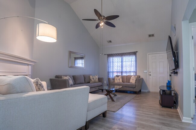 Foto del edificio - 5464 Daniel Ray Dr