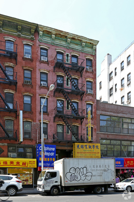 Building Photo - 97 Chrystie St