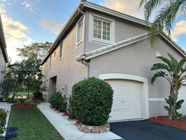 Foto del edificio - 2225 Salerno Cir