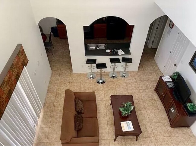 Building Photo - 7 bedroom Pool house in the quiet Crystal ...