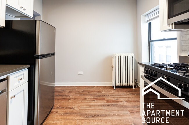 Foto del edificio - 5740 N Winthrop Ave