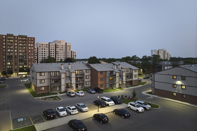 Photo du bâtiment - Meadowvale Gardens Apartment