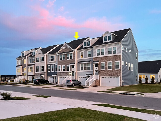 Building Photo - 36015 Auburn Way