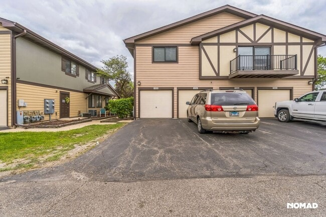 Building Photo - Charming 2BR Duplex in Hanover Park