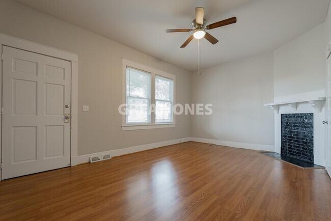 Building Photo - 465 Poplar St