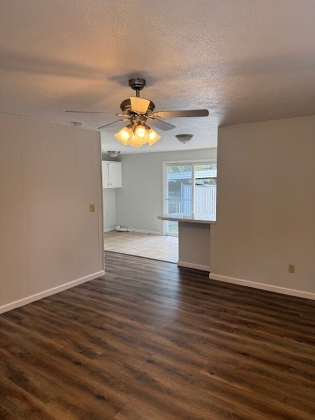 Building Photo - 2505 S Ingram Mill Rd