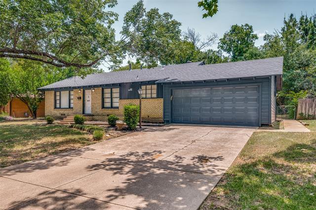 Building Photo - 207 Varsity Cir
