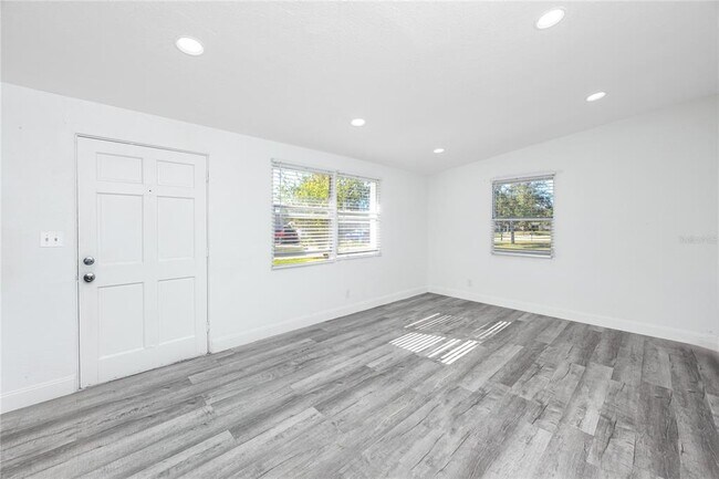 Building Photo - 6745 88th Ave N