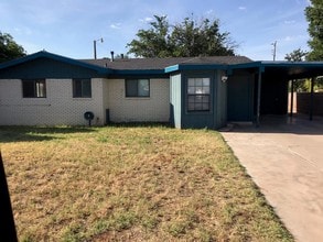 Building Photo - 2905 Catalina Dr