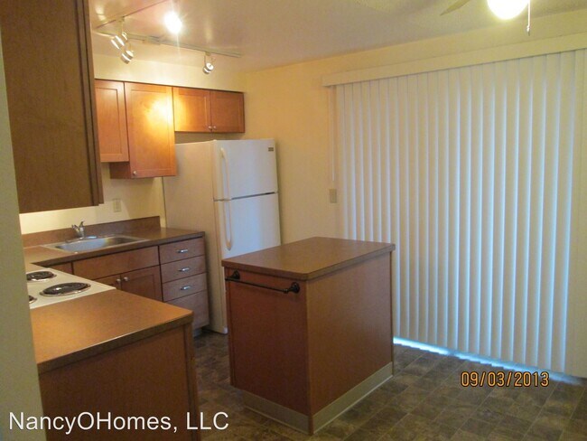 Building Photo - 2 br, 1 bath Apartment - 1518 W St