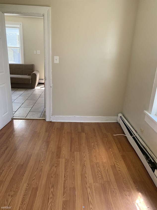Foto del edificio - 374 E 21st St