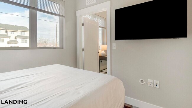 Foto del edificio - 2720 S Federal Blvd