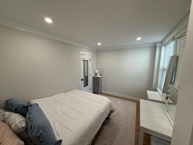 Building Photo - 2031 Commonwealth Ave