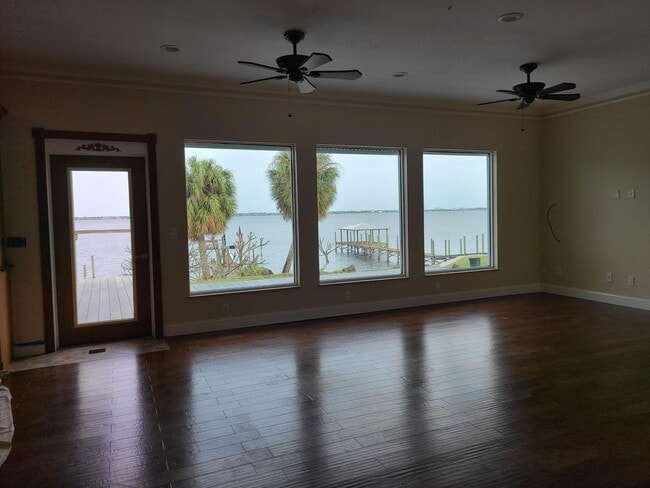 Building Photo - 2557 Pineapple Ave