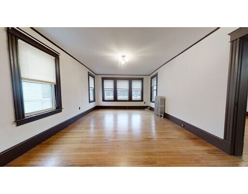 Foto del edificio - 100 Waverley Ave