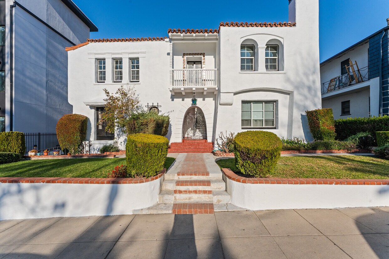 Foto principal - 12109 Hoffman St
