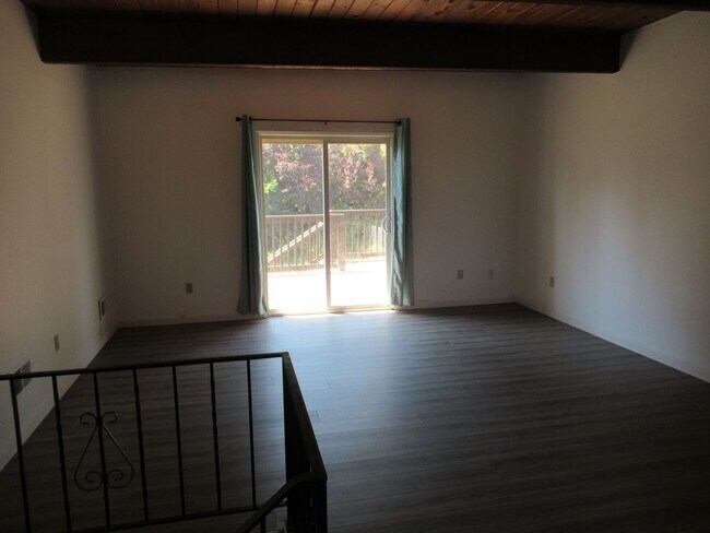 Building Photo - Duplex in CDA
