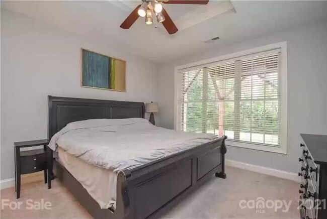 Foto del edificio - 1324 Bershire Ln