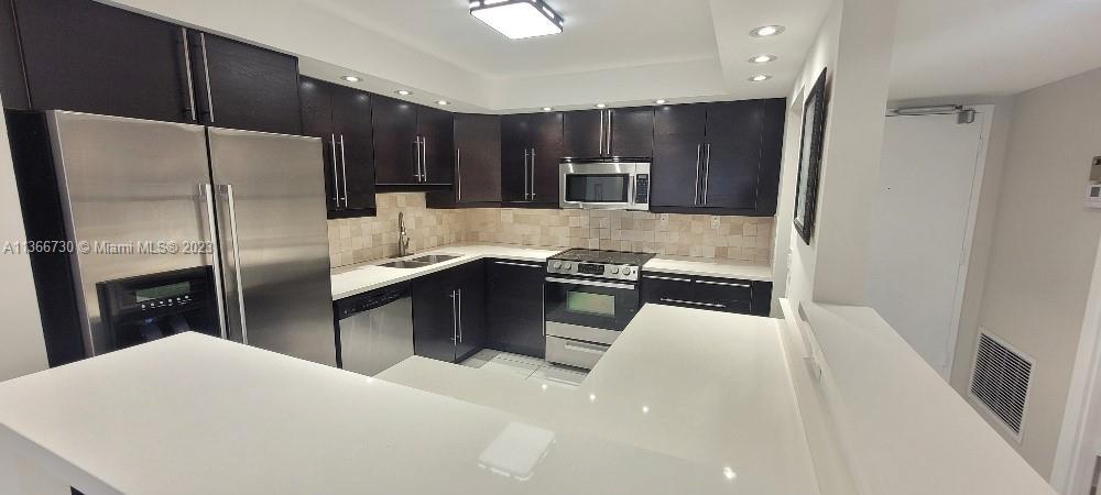 Primary Photo - 18051 Biscayne Blvd
