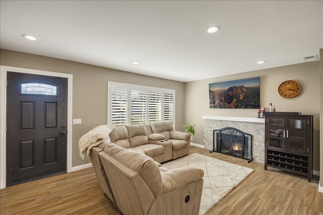 Building Photo - 5348 Entrada Olmos