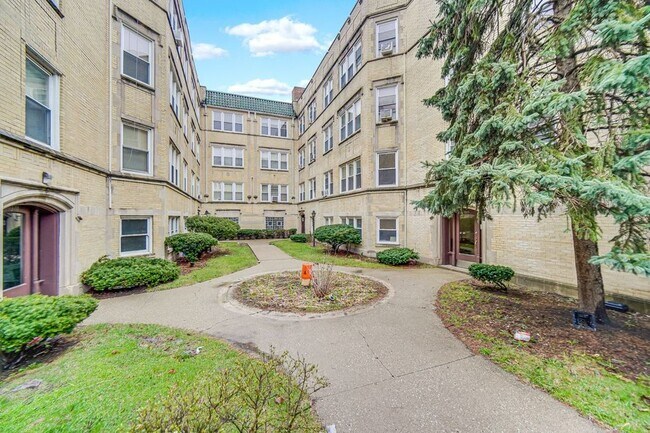 Foto del edificio - 7017 S Merrill Ave
