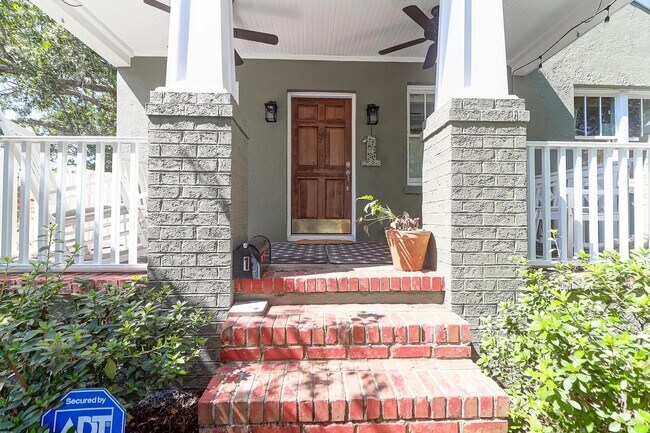 Foto del edificio - 1 Darlington Ave